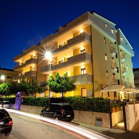 Residence La Guirita Tortoreto Kültér fotó