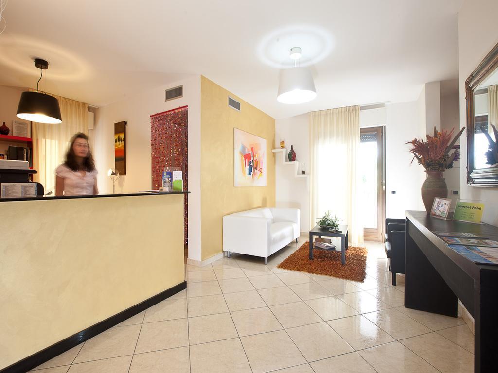 Residence La Guirita Tortoreto Kültér fotó